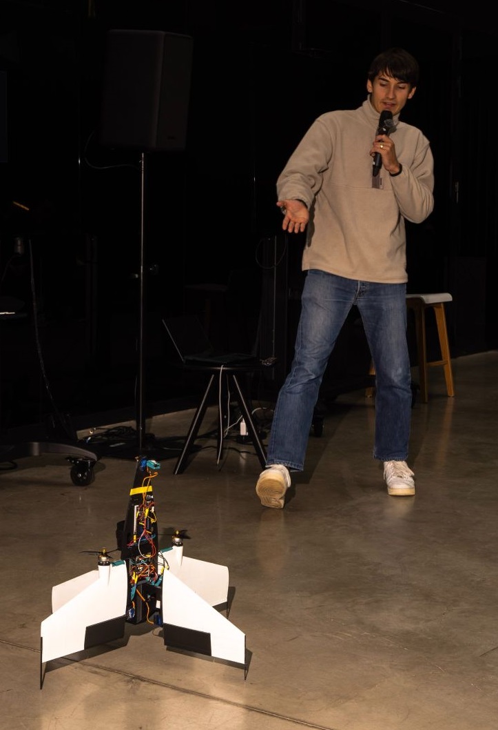 Adhémar de Senneville presenting a drone